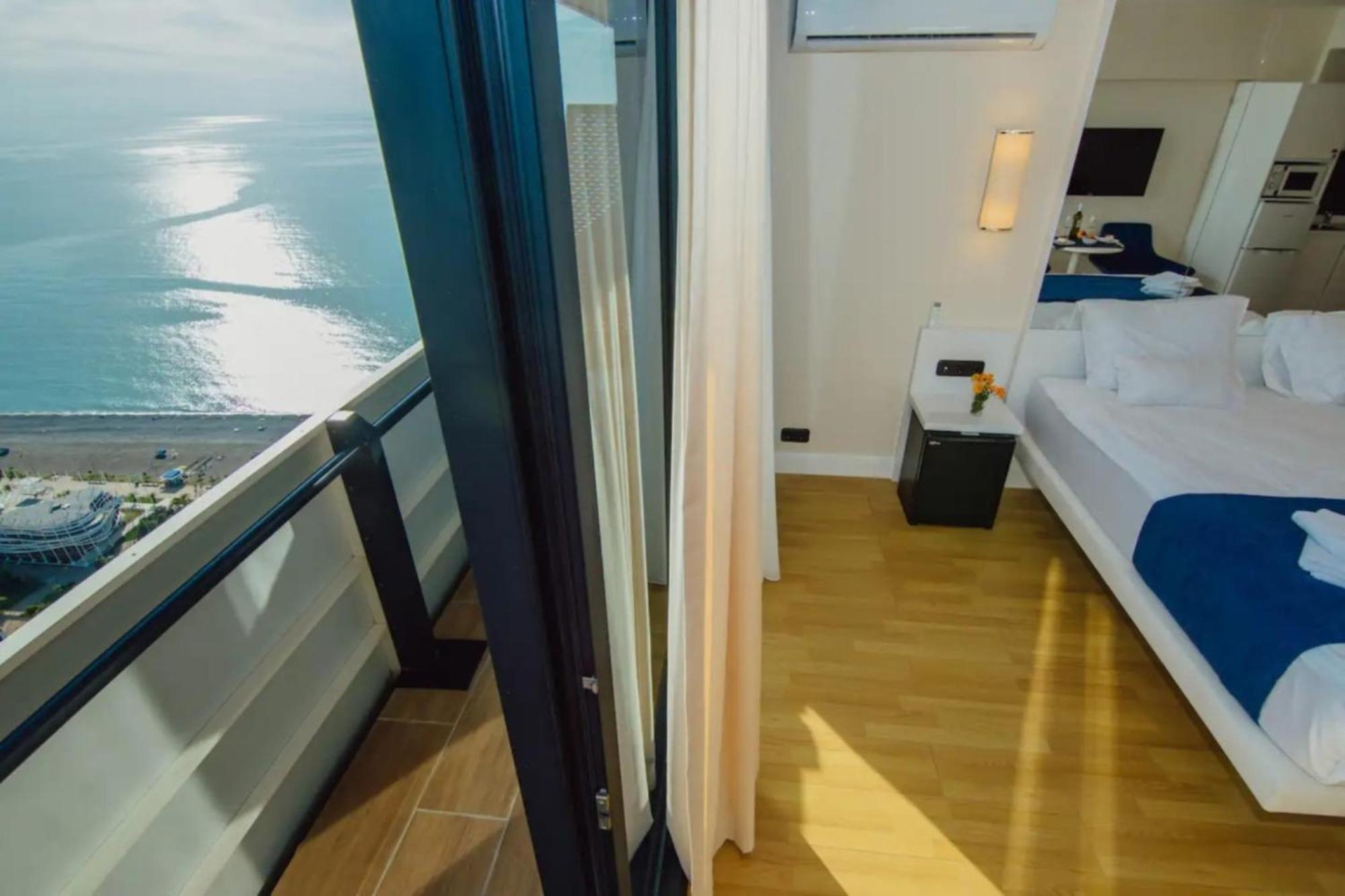 Relax And Unwind Premier Sea View Aparthotel In Batumi Exteriér fotografie